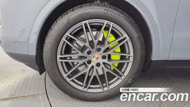 Porsche Cayenne 2025 — Photo 20/20