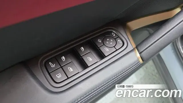 Porsche Cayenne 2025 — Photo 7/20
