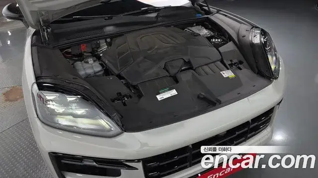 Porsche Cayenne 2024 — ფოტო 22/41