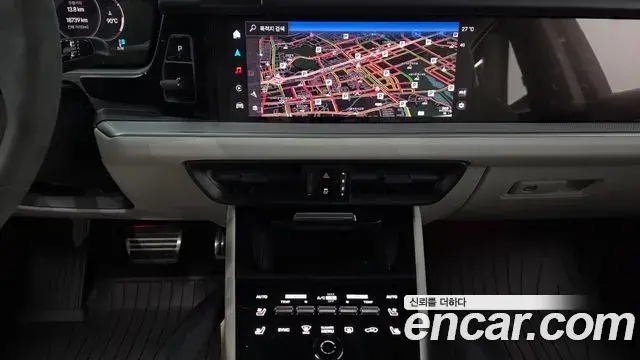 Porsche Cayenne 2024 — ფოტო 13/41