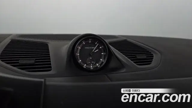 Porsche Cayenne 2024 — ფოტო 11/41