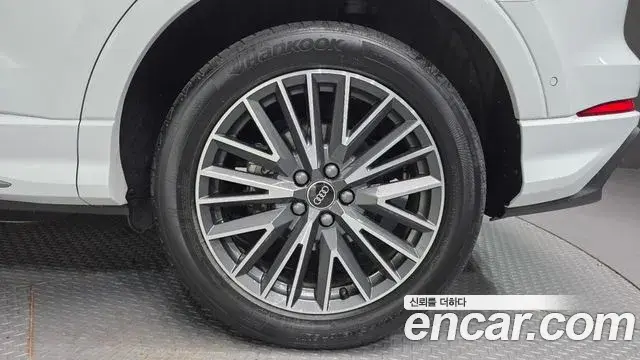 Audi Q3 2023 — Şəkil 34/36