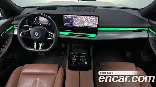 BMW 5 Series 2023 — Şəkil 13/39