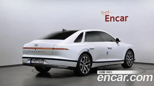 Hyundai Grandeur Hybrid 2024 — ფოტო 13/20