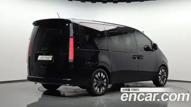 Hyundai Staria 2022 — Photo 2/20