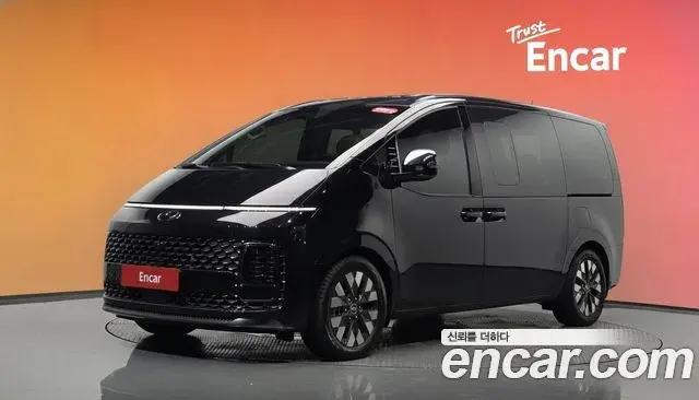 Hyundai Staria 2022 — Photo 1/20