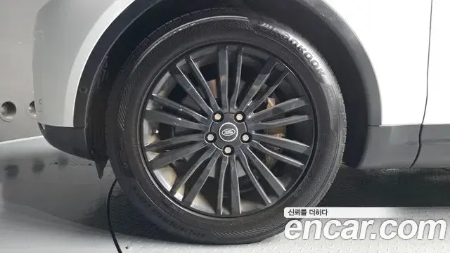 Land Rover Discovery 5 2019 — Şəkil 19/20