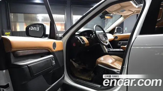 Land Rover Discovery 5 2019 — Şəkil 11/20