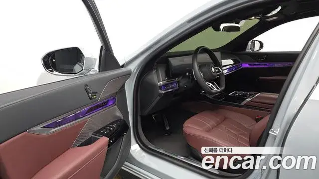 BMW 7 Series 2025 — Photo 17/37