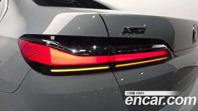 BMW 7 Series 2025 — Photo 13/37