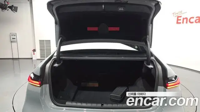 BMW 7 Series 2025 — Photo 12/37