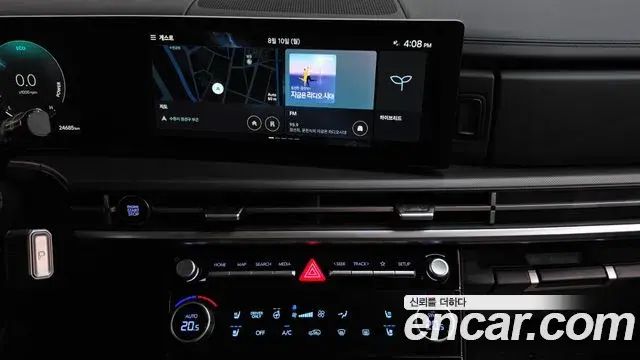 Hyundai Santa Fe 2025 — Photo 7/34