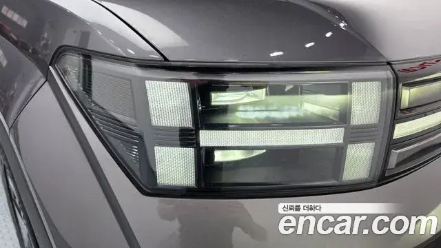 Hyundai Santa Fe 2025 — Photo 25/34
