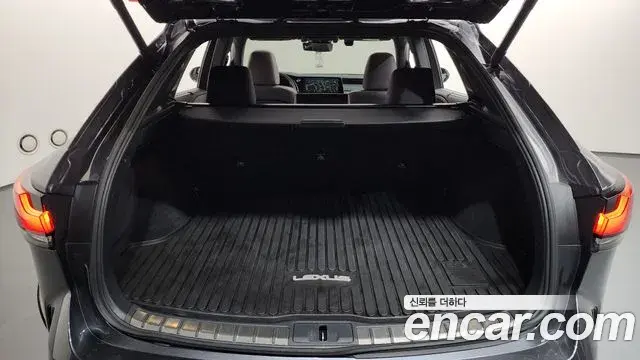 Lexus RX350h 2024 — Photo 20/36