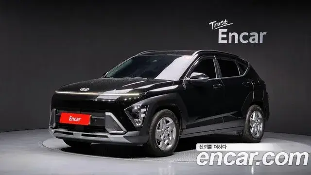 Hyundai Kona 2023 — Фото 1/20
