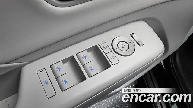 Hyundai Kona 2023 — Фото 19/20