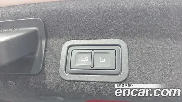 Audi A6 2020 — ფოტო 34/38