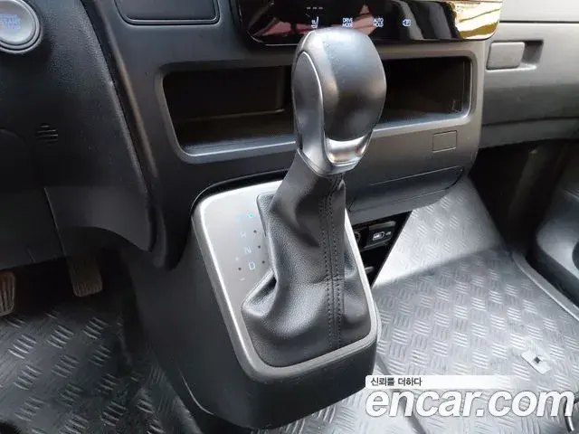 Hyundai Staria 2021 — Фото 9/20