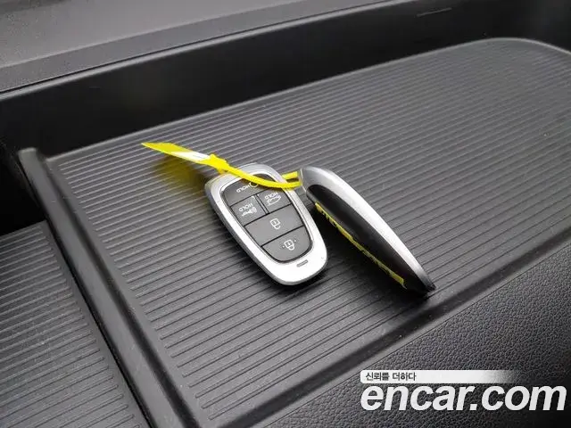 Hyundai Staria 2021 — Фото 18/20