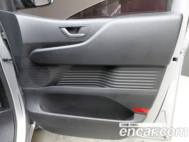 Hyundai Staria 2021 — Photo 19/31