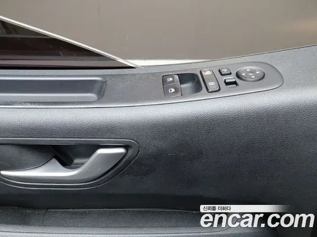 Hyundai Staria 2021 — Photo 23/31