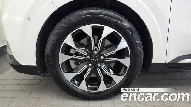 Kia Carnival 2023 — Фото 5/20
