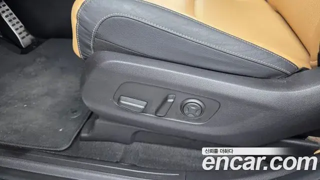 Kia Carnival 2023 — Şəkil 33/34