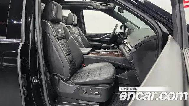 Cadillac Escalade 2022 — Photo 7/20