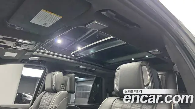 Cadillac Escalade 2022 — Photo 10/20