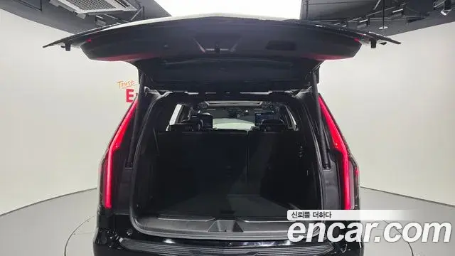 Cadillac Escalade 2022 — Photo 4/20