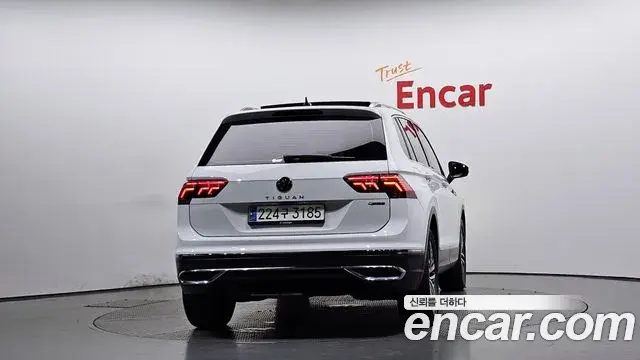 Volkswagen Tiguan 2023 — Şəkil 12/33