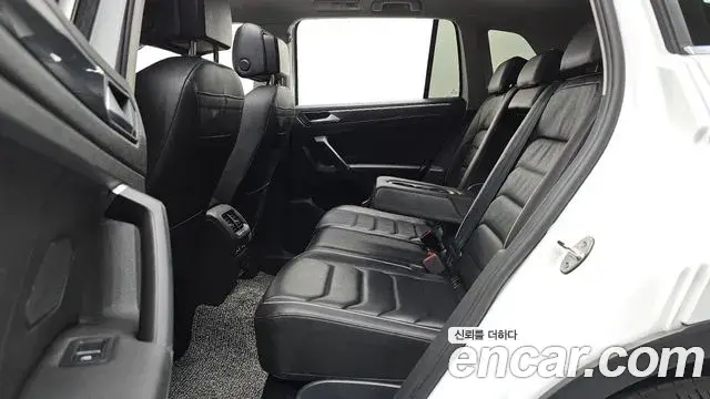 Volkswagen Tiguan 2023 — Şəkil 19/33