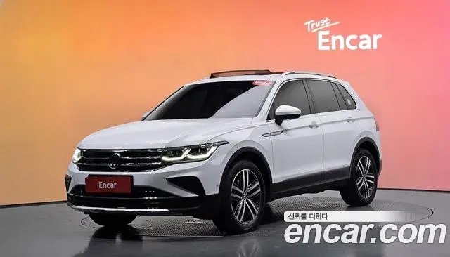 Volkswagen Tiguan 2023 — Şəkil 25/33