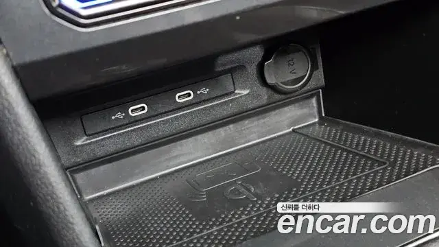 Volkswagen Tiguan 2023 — Şəkil 31/33