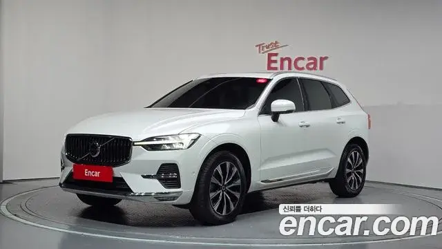 Volvo XC60 2023 — Фото 1/20