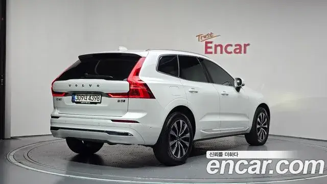 Volvo XC60 2023 — Фото 2/20