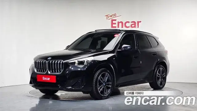 BMW X1 2023 — Şəkil 28/33