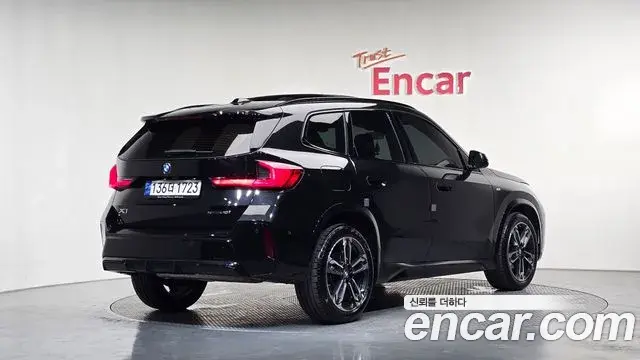 BMW X1 2023 — Şəkil 21/33