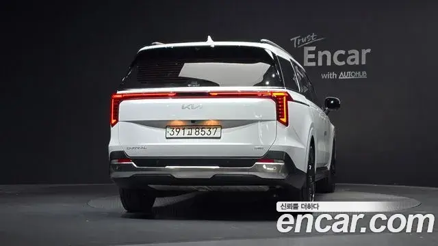 Kia Carnival 2024 — ფოტო 29/39