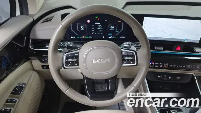 Kia Carnival 2024 — ფოტო 8/39