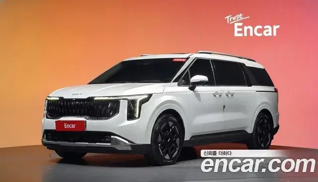 Kia Carnival 2024 — ფოტო 19/39