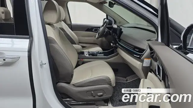 Kia Carnival 2024 — ფოტო 30/39