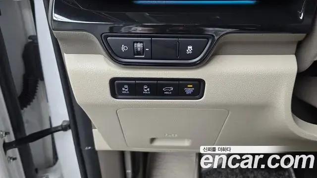 Kia Carnival 2024 — ფოტო 18/39