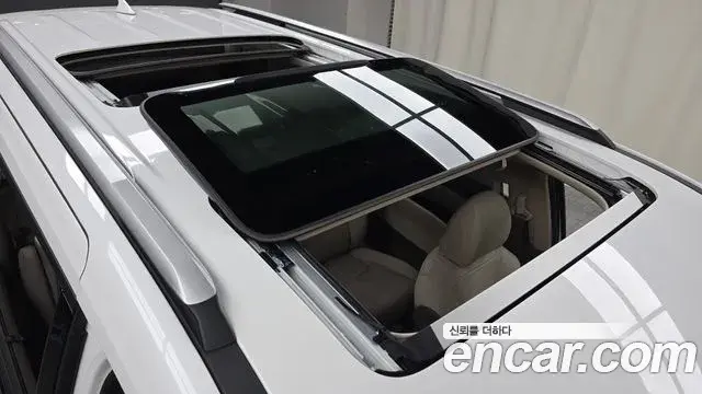 Kia Carnival 2024 — ფოტო 32/39