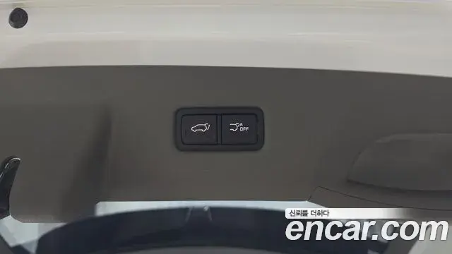 Kia Carnival 2024 — ფოტო 34/39