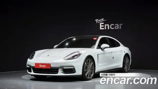 Porsche Panamera 2018 — Фото 1/20