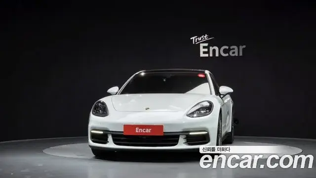 Porsche Panamera 2018 — Фото 3/20
