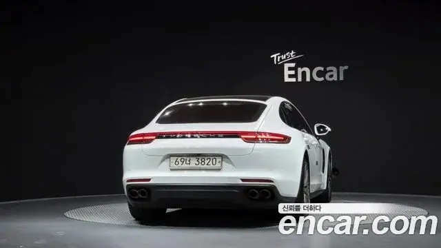 Porsche Panamera 2018 — Фото 4/20
