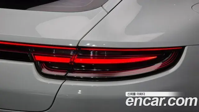Porsche Panamera 2018 — ფოტო 2/38