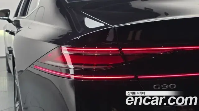 Genesis G90 2022 — Photo 23/39
